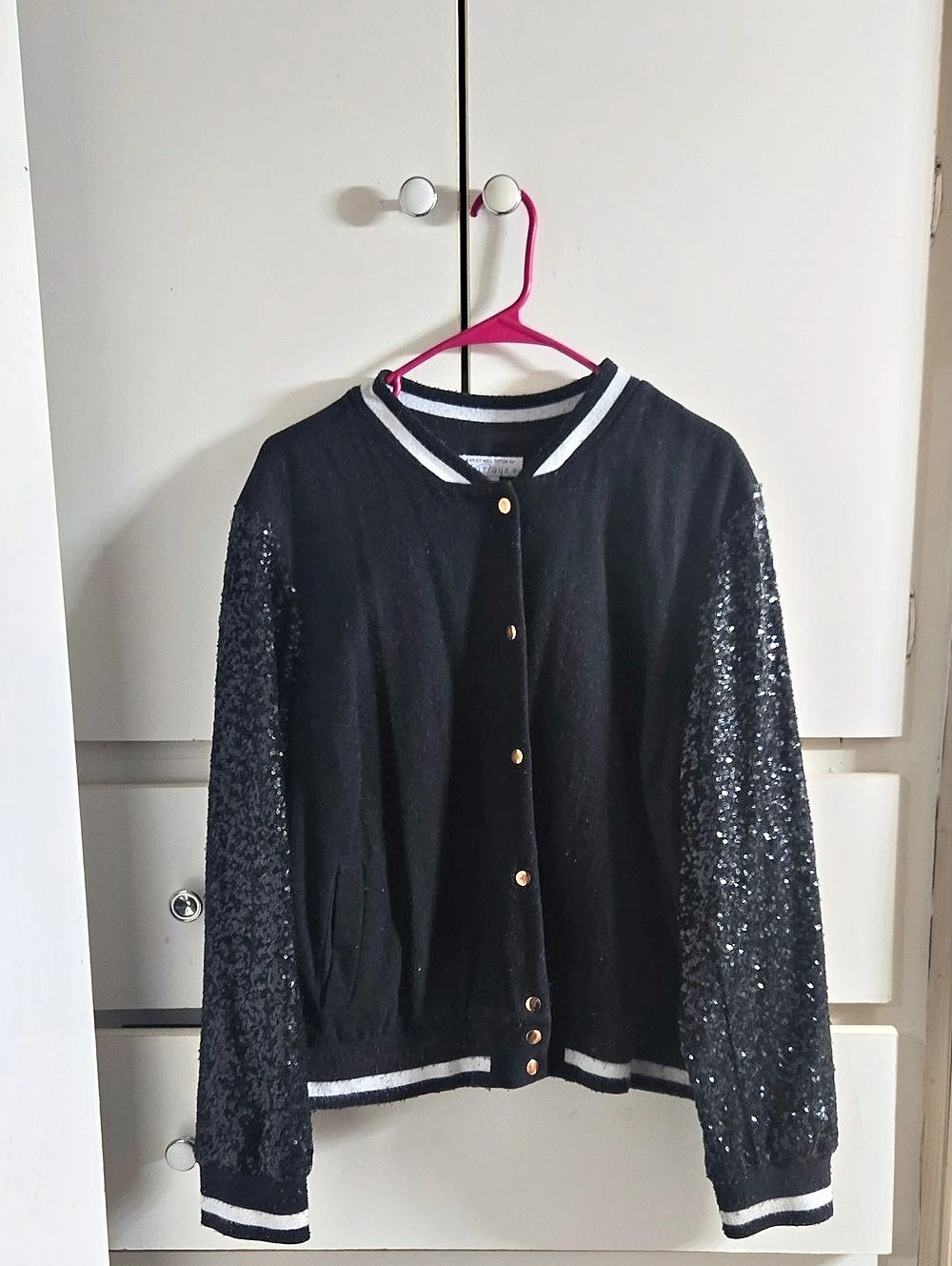 Alice & Olivia Sequin Sleeve Varsity Jacket in Black Size Small Like New